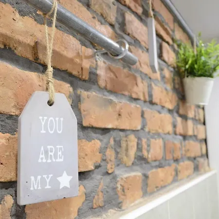 Old Town Happy Apartment, The Location Апартаменты